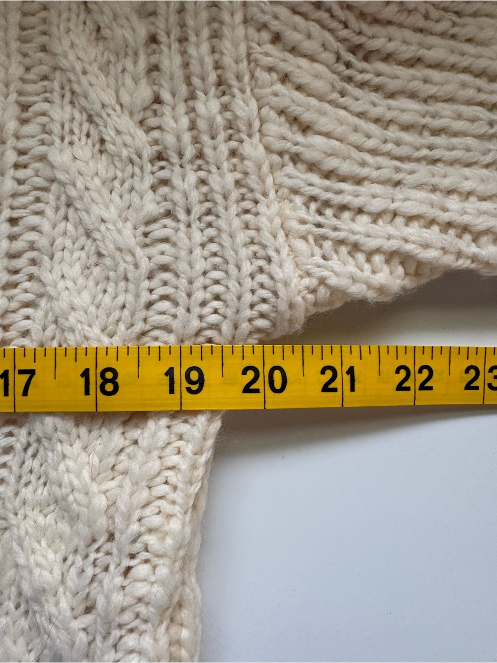 Banana Republic Cream Wool-Blend Cable-Knit Fisherman Sweater Size Small - Picture 7 of 9